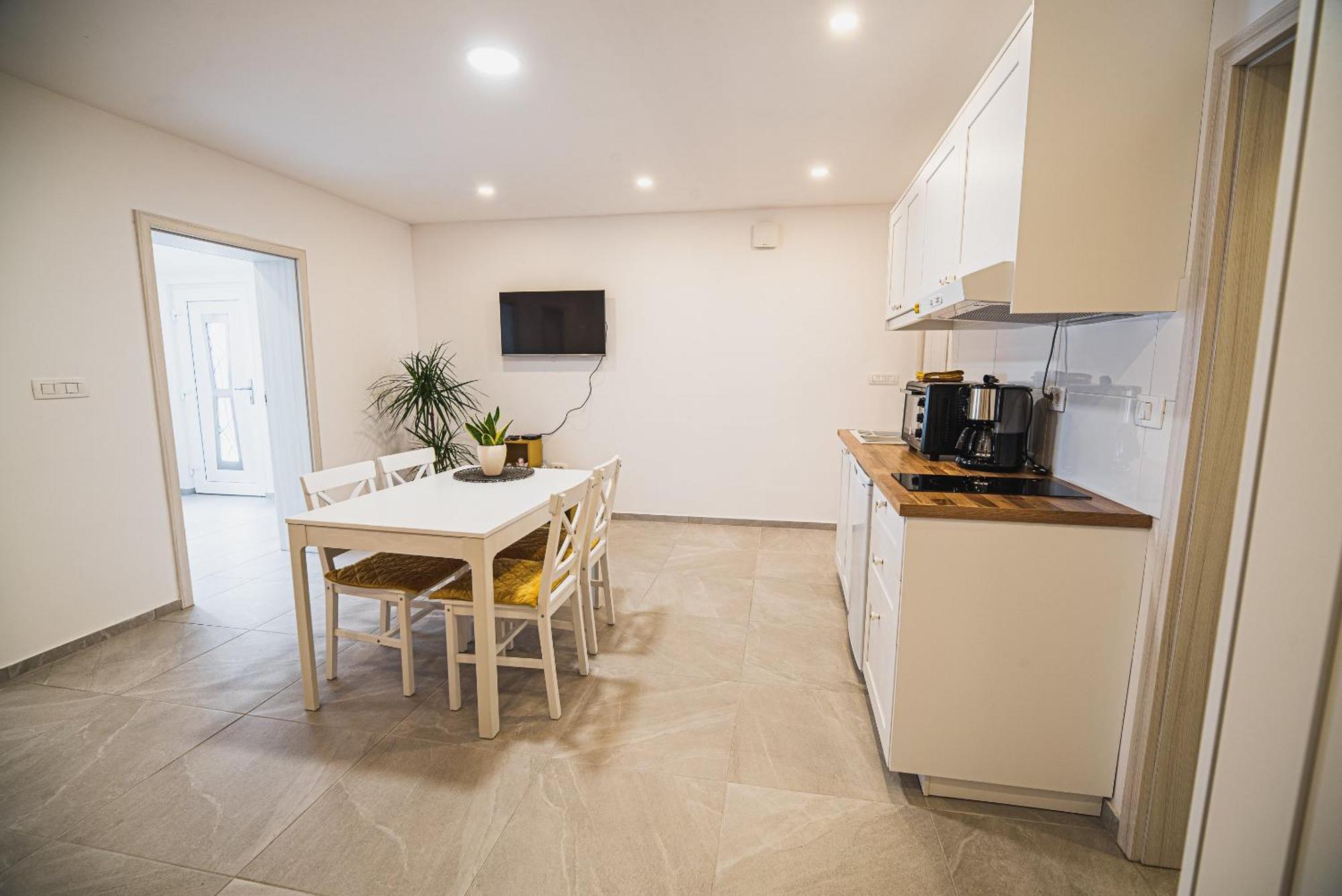 Gotar Apartment With Garden Kobarid Ngoại thất bức ảnh